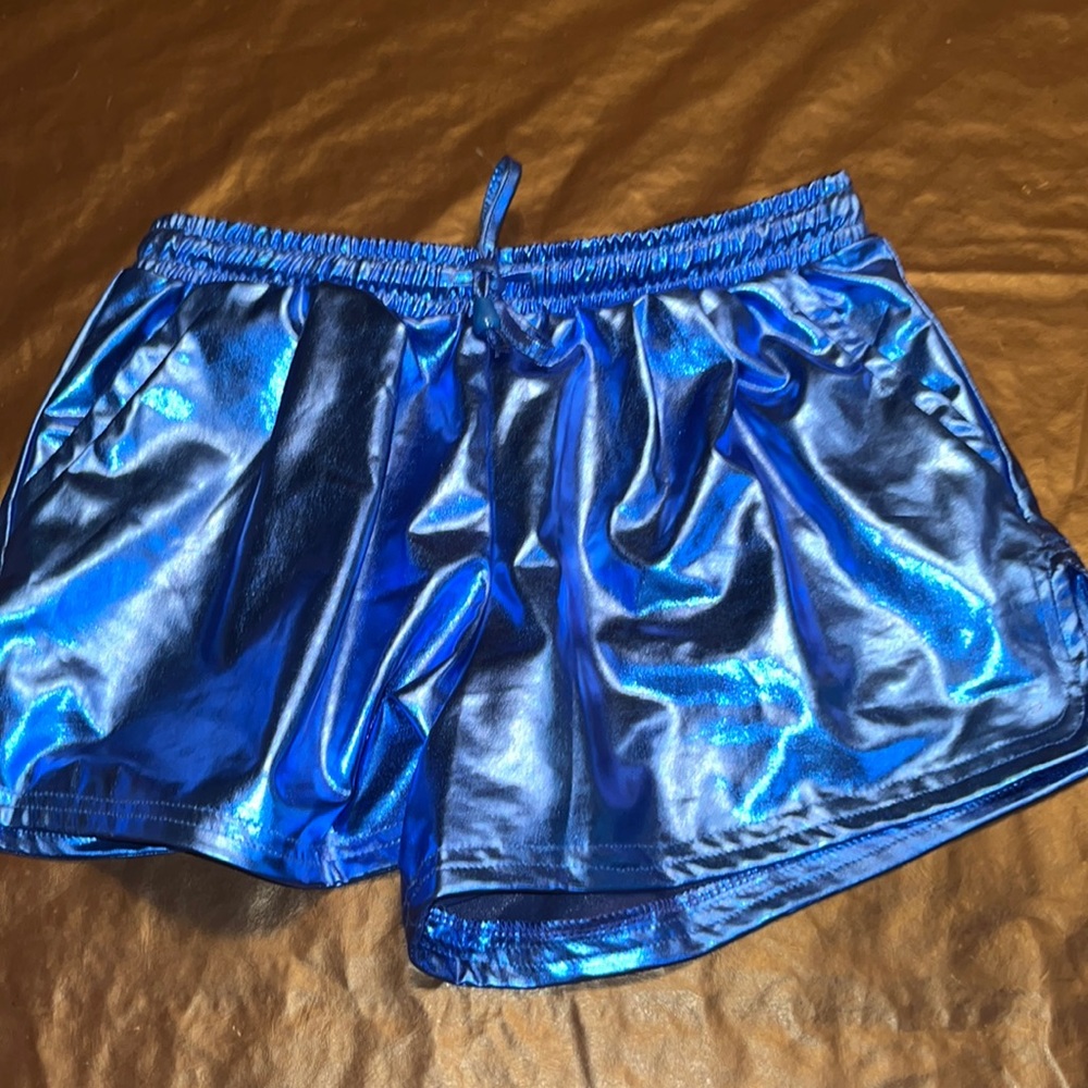 Blue metallic shorts with pockets
